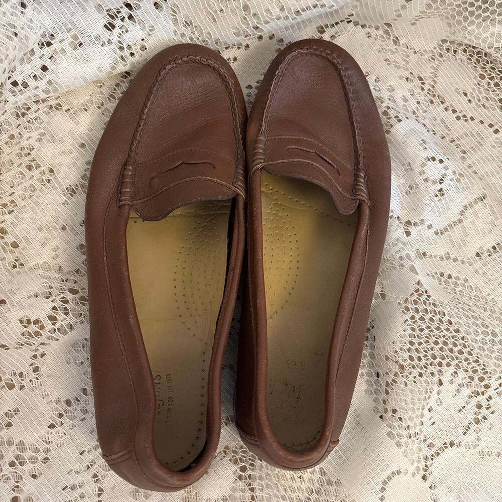 G.H. Bass Weejuns Women's US 11 M Dark Brown Leather Loafers Shoes - Picture 3 of 9